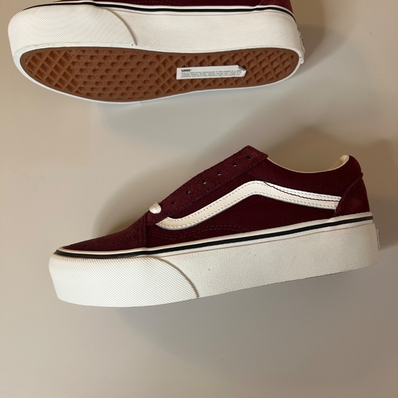 Vans - Picture 2 of 2